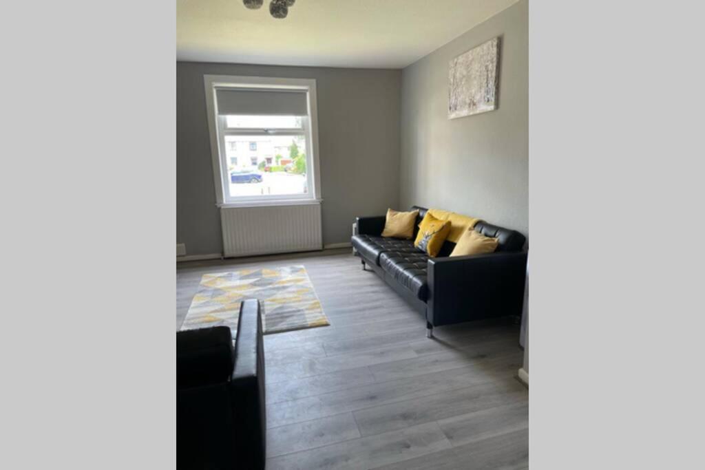 Beautiful Two Bedroom Flat By The Loch Balloch Esterno foto