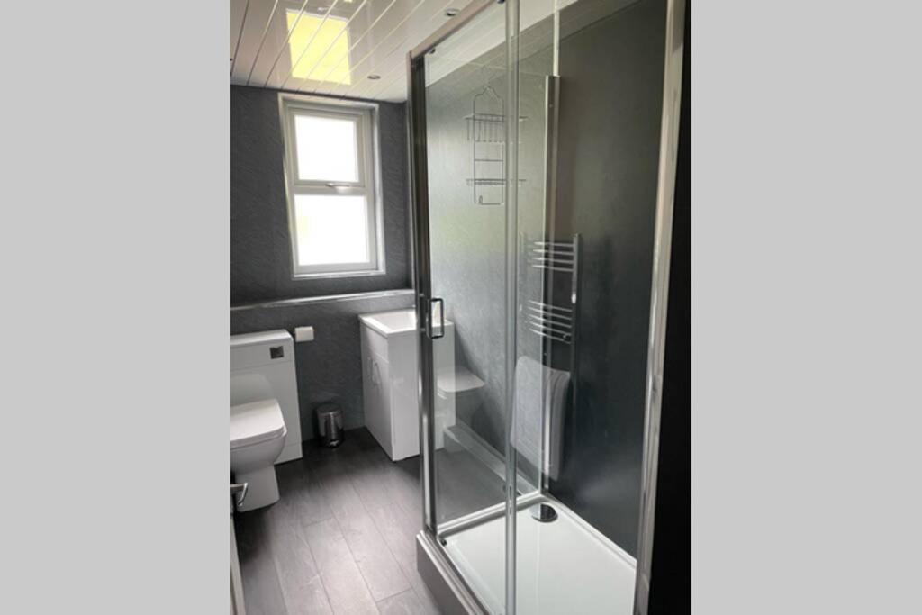 Beautiful Two Bedroom Flat By The Loch Balloch Esterno foto